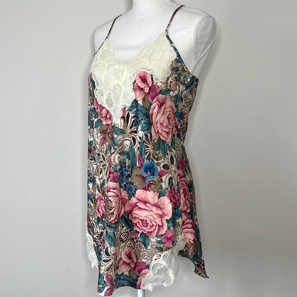 Victoria’s Secret Gold Label Slip - Picture 2 of 6